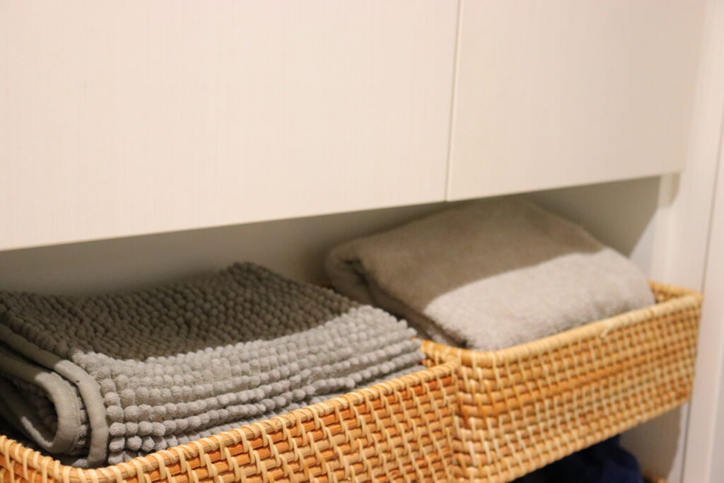 畳まれたタオルの画像