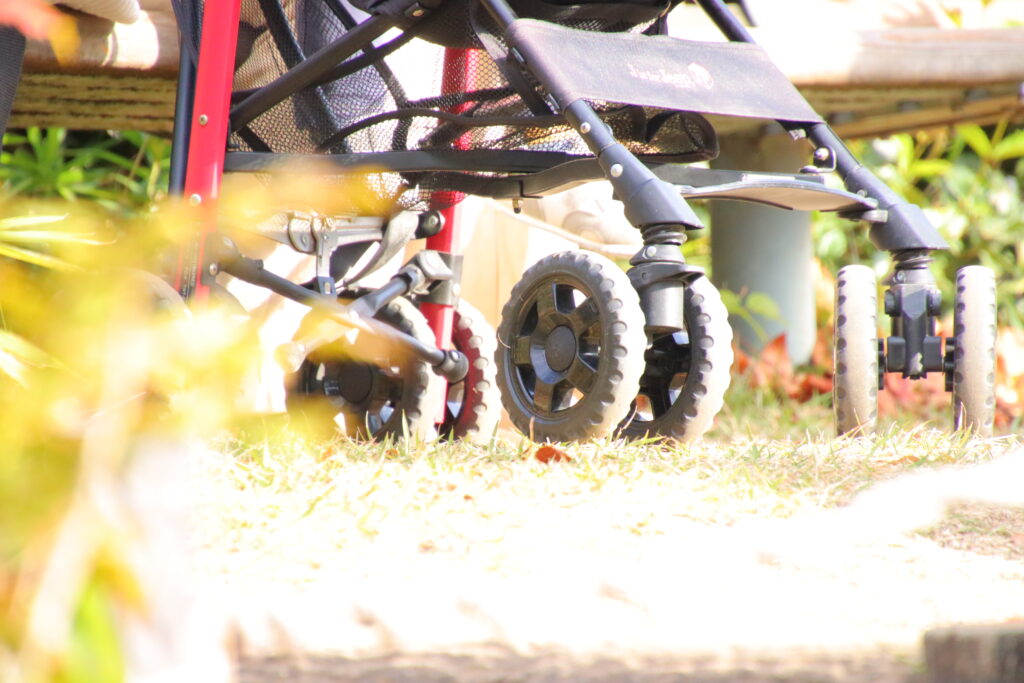 ワーママと専業主婦のイメージ