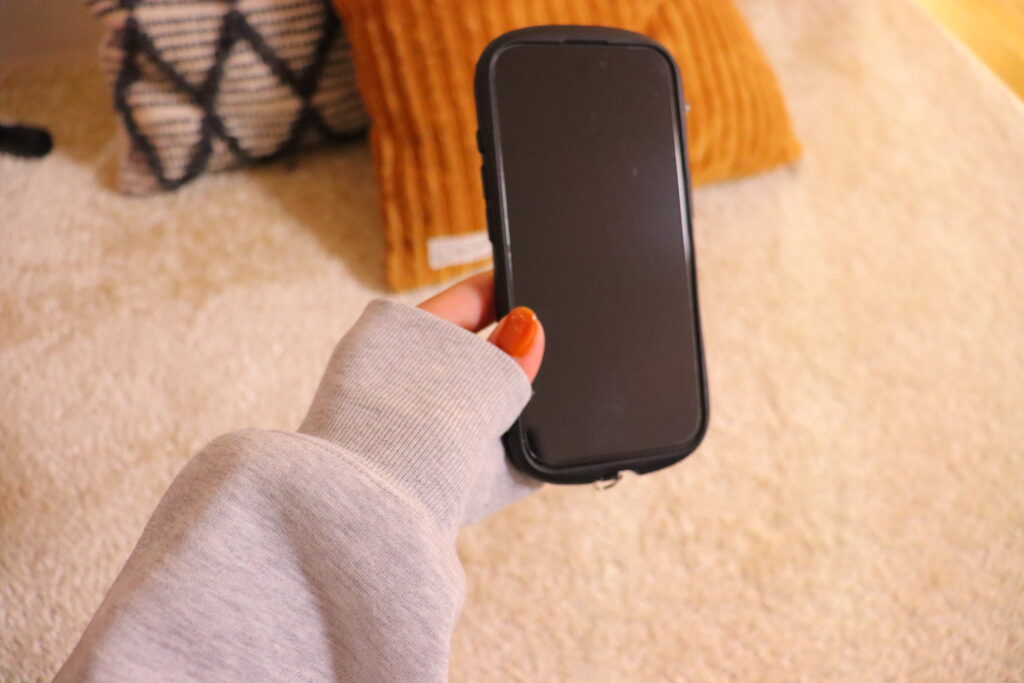 スマホで予定を確認するイメージ