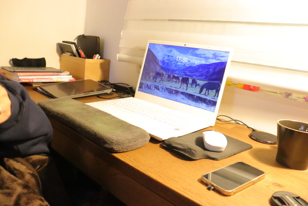 在宅ワークで運動不足のイメージ